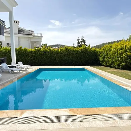 Modern 4 Bedroom