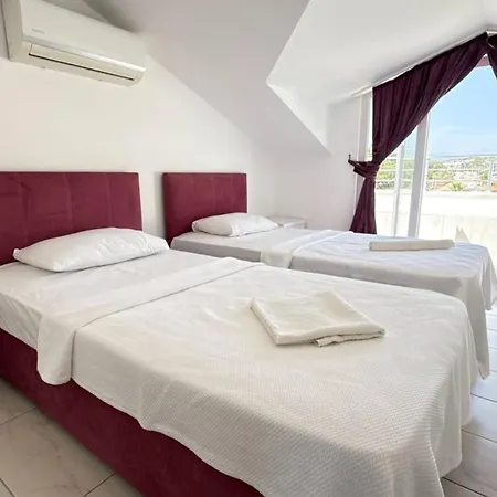 Modern 4 Bedroom *