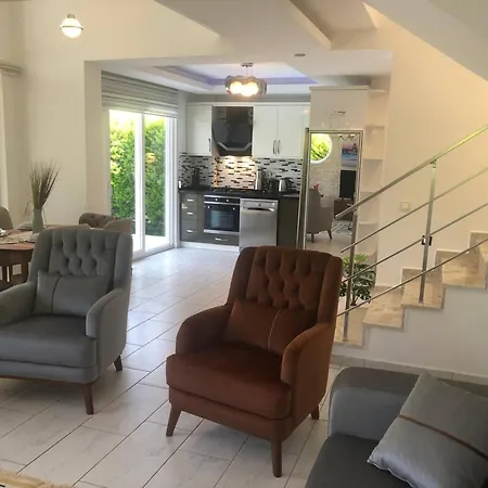 Modern 4 Bedroom فيلة *