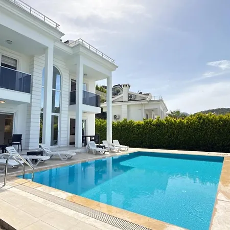 Villa Modern 4 Bedroom Fethiye
