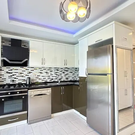Modern 4 Bedroom *