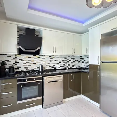 Modern 4 Bedroom Villa *