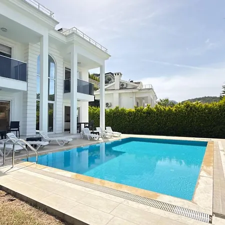 Modern 4 Bedroom